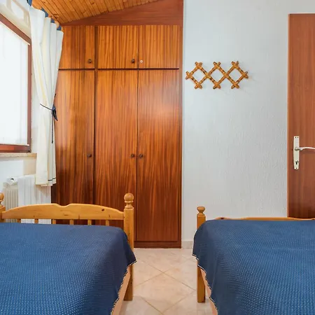 Pet Friendly In With Kitchen Holiday home *