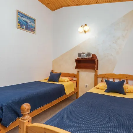 Pet Friendly In With Kitchen Holiday home *
