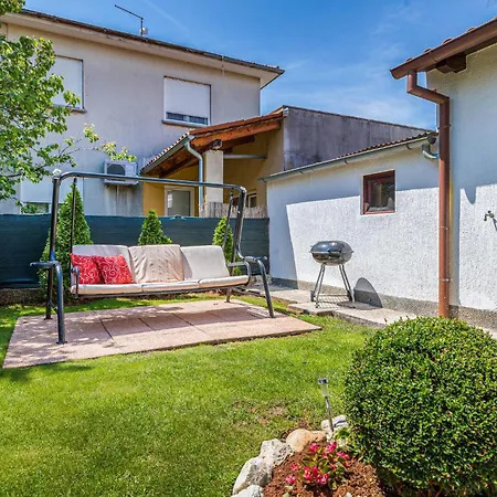 Pet Friendly In With Kitchen Holiday home Fazana