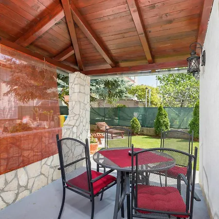 Pet Friendly In With Kitchen * Fazana