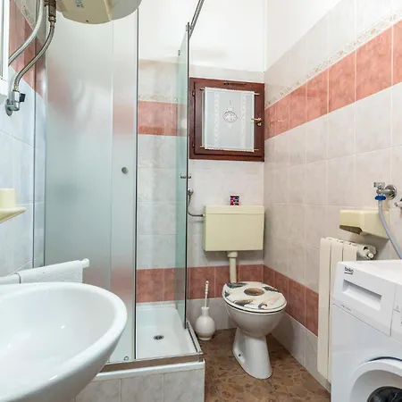 Holiday home Pet Friendly In With Kitchen Fazana