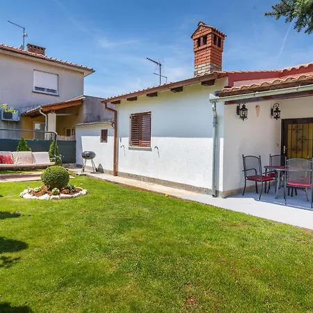Pet Friendly In With Kitchen Holiday home Fazana
