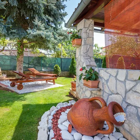Holiday home Pet Friendly In With Kitchen Fazana