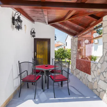 Pet Friendly In With Kitchen Fazana